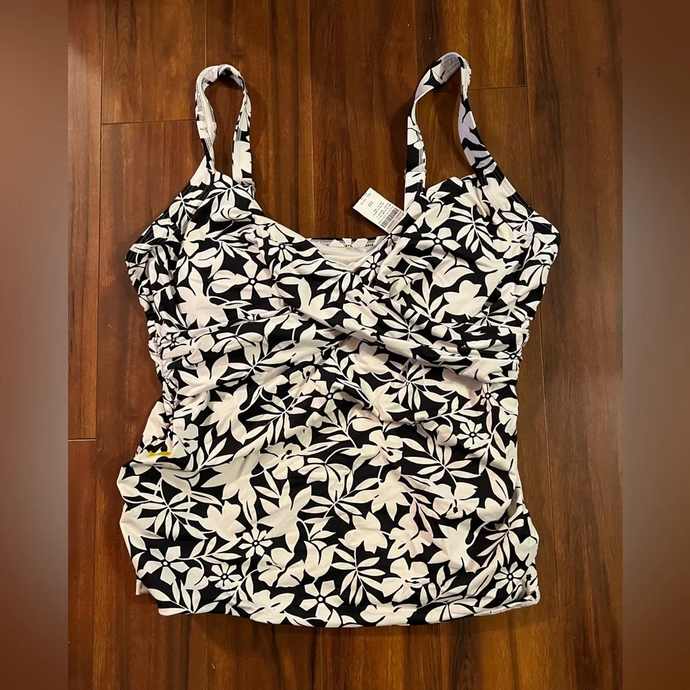 Lands End Tankini Swim Top - Picture 1 of 3